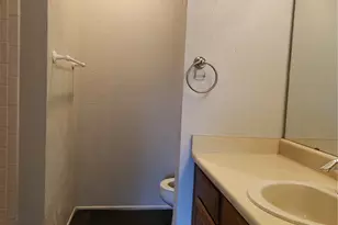 806 W 24th St, Austin, TX 78705 - Photo 12