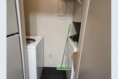 806 W 24th Street #202, Austin, TX 78705 - Photo 18