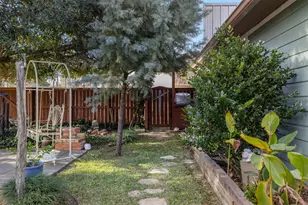 207 S Hill St, Caldwell, TX 77836 - Photo 22