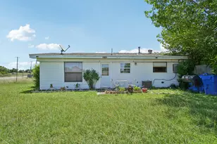 525 Lenora Dr, Taylor, TX 76574 - Photo 24