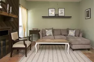 612 Park Pl, Austin, TX 78705 - Photo 2