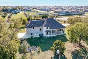 104 Spring Valley St, Hutto, TX 78634 - Photo 38