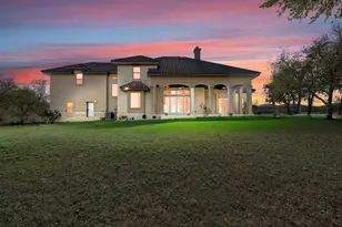 104 Spring Valley St, Hutto, TX 78634 - Photo 2