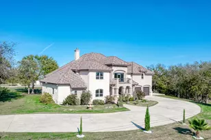 104 Spring Valley St, Hutto, TX 78634 - Photo 2