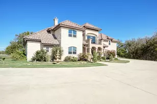 104 Spring Valley St, Hutto, TX 78634 - Photo 4