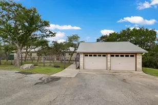 816 Buttercup Ln, Wimberley, TX 78676 - Photo 4