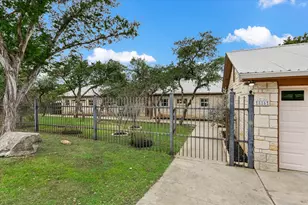 816 Buttercup Ln, Wimberley, TX 78676 - Photo 2