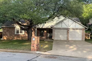 1401 Wood Rock Dr, Round Rock, TX 78681 - Photo 2