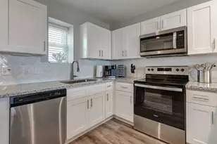 1107 S 11th St, Port Aransas, TX 78373 - Photo 14