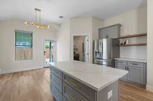 303 W Browning St, Manor, TX 78653 - Photo 8