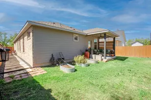 303 W Browning St, Manor, TX 78653 - Photo 30