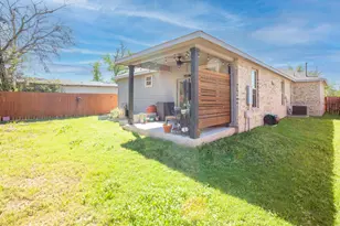 303 W Browning St, Manor, TX 78653 - Photo 32