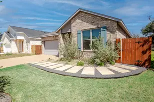 303 W Browning St, Manor, TX 78653 - Photo 4