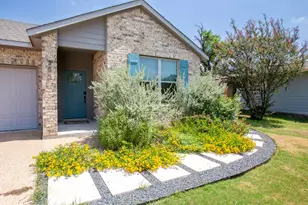 303 W Browning St, Manor, TX 78653 - Photo 2