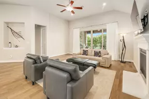 512 Summer Wilson Cv, Austin, TX 78738 - Photo 2