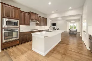 512 Summer Wilson Cv, Austin, TX 78738 - Photo 4
