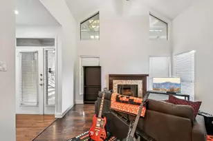 1910 Robbins Pl, Austin, TX 78705 - Photo 6