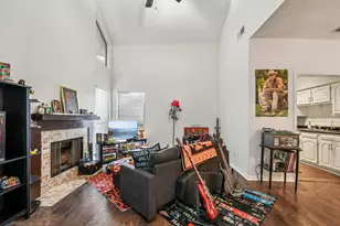 1910 Robbins Pl, Austin, TX 78705 - Photo 10