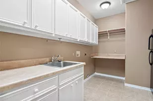 330 Arbors Cir, Elgin, TX 78621 - Photo 10