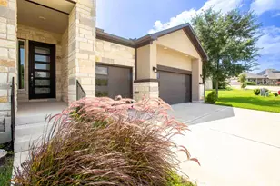 276 Washington Dr, Kyle, TX 78640 - Photo 2
