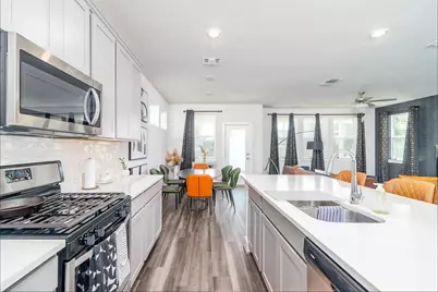 7501 Travertine Spring Drive, Austin, TX 78744 - Photo 8