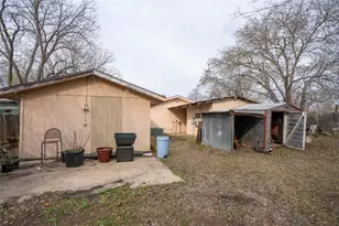 1114 Woodlawn St, Lockhart, TX 78644 - Photo 18