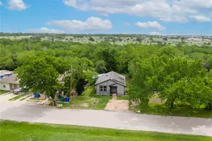 604 Burkett St, Taylor, TX 76574 - Photo 1