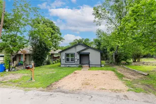 604 Burkett St, Taylor, TX 76574 - Photo 1