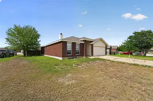 152 Eagle Dr, Luling, TX 78648 - Photo 2