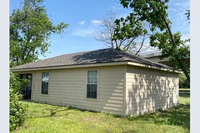 9 S 19th Street, Temple, TX 76504 - Photo 2
