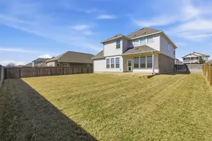 316 Clearlake Dr, Hutto, TX 78634 - Photo 4