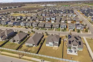 316 Clearlake Dr, Hutto, TX 78634 - Photo 38