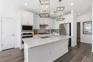 316 Clearlake Dr, Hutto, TX 78634 - Photo 6