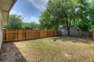 1124 Gardner Rd, Austin, TX 78721 - Photo 14