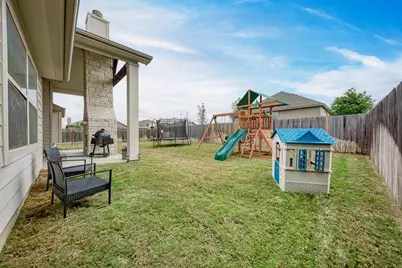 548 Elm Green Street, Hutto, TX 78634 - Photo 34