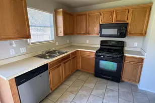 8901 Vigen Cir, Austin, TX 78748 - Photo 8