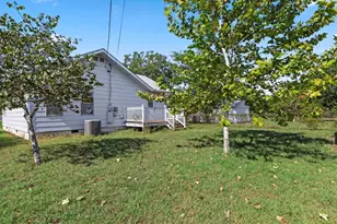 633 Academy St, Blanco, TX 78606 - Photo 16