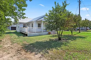 633 Academy St, Blanco, TX 78606 - Photo 18