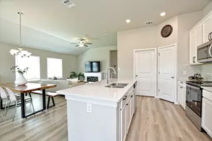 608 Carol Dr, Hutto, TX 78634 - Photo 16