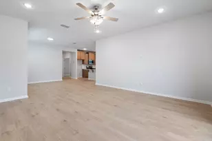 132 Condesa St, Kyle, TX 78640 - Photo 6