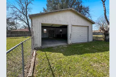 803 W 25th Street, Cameron, TX 76520 - Photo 20