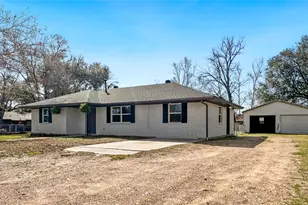 803 W 25th St, Cameron, TX 76520 - Photo 2