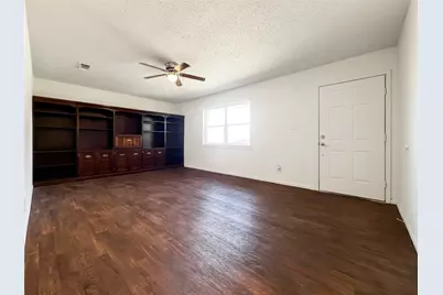 803 W 25th Street, Cameron, TX 76520 - Photo 4