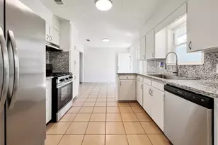 803 W 25th St, Cameron, TX 76520 - Photo 6