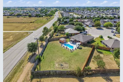 823 Ruby Court, Jarrell, TX 76537 - Photo 20
