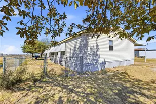 100 Prairie Dr, Jarrell, TX 76537 - Photo 2