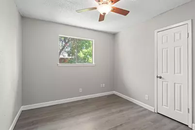 203 E Anderson Avenue, Round Rock, TX 78664 - Photo 14