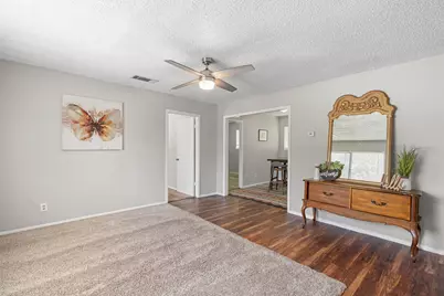 203 E Anderson Avenue, Round Rock, TX 78664 - Photo 2