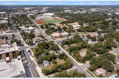 203 E Anderson Avenue, Round Rock, TX 78664 - Photo 18