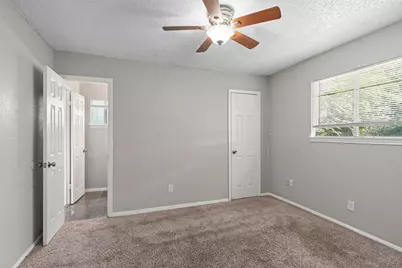 203 E Anderson Avenue, Round Rock, TX 78664 - Photo 10